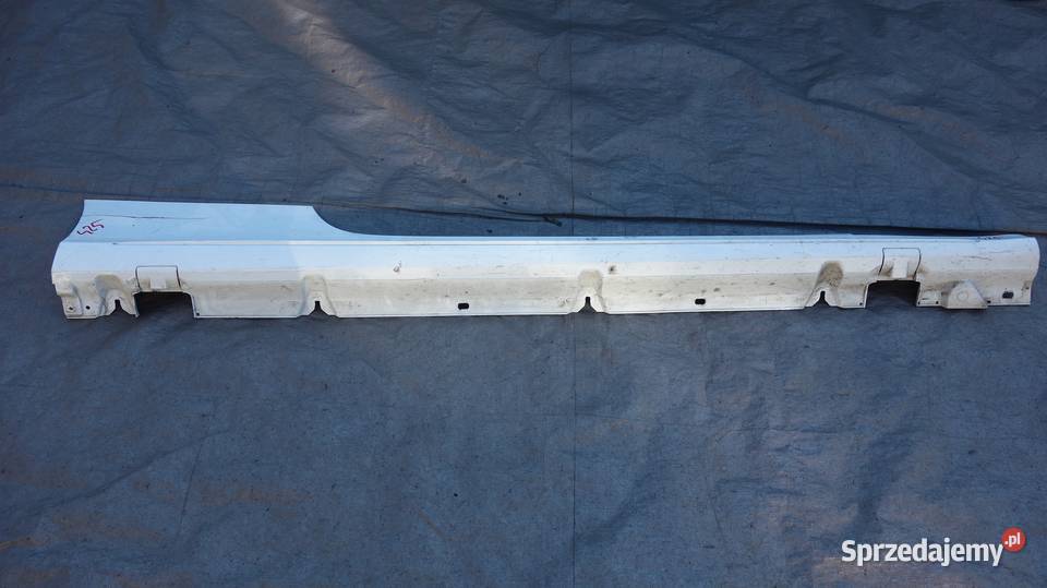 MERCEDES W205 AMG LISTWA PROGOWA PROG PRAWY