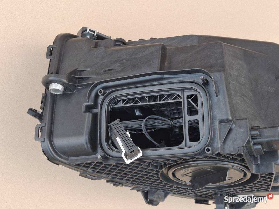 MERCEDES GLC W253 LIFT X253 REFLEKTOR PRAWY FULL osobowe Bieleń