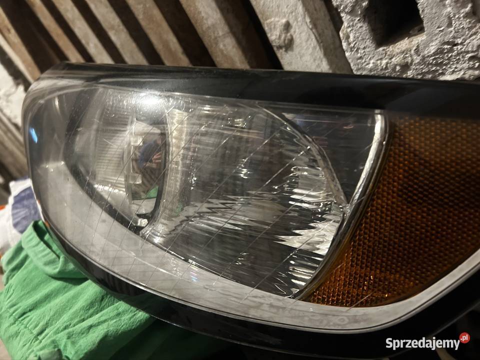 Lampa VOLVO V50S40 LIFT lewa przód soczewka Poznań