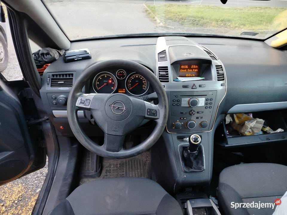 OPEL ZAFIRA 19 CDTI 120 2005r HAK przegląd i OC Rok produkcji 2005 Zabrze