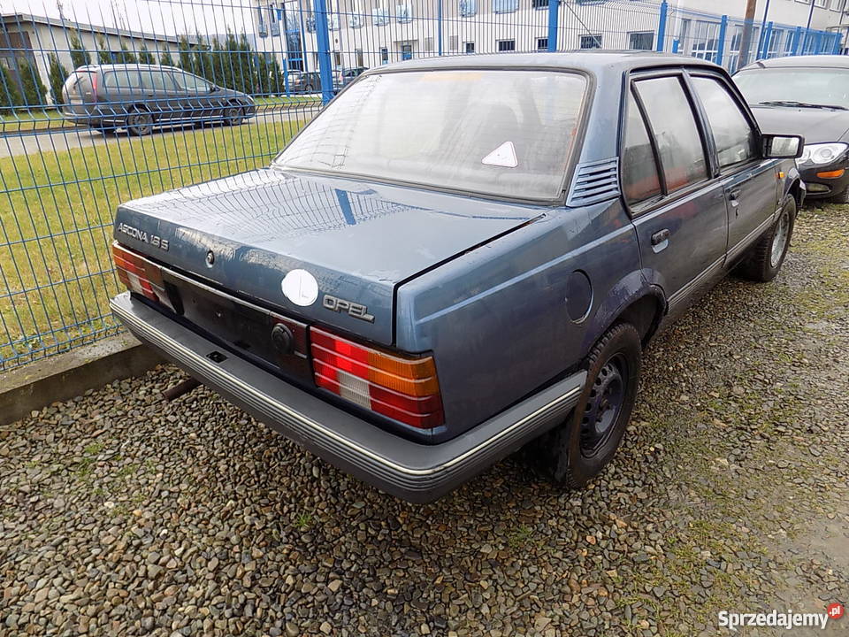 OPEL ASCONA C 8188r ZDERZAKSILNIKMASKA i inne Andrychów