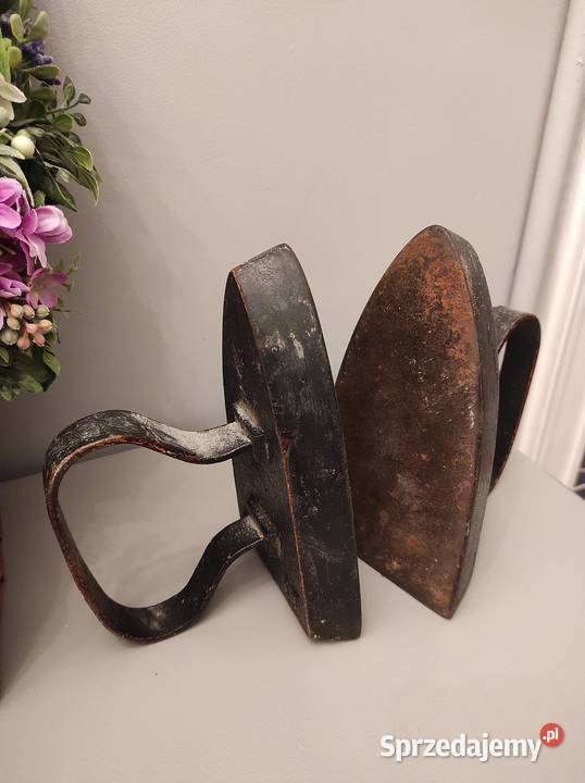 Dwa stare żelazka dolnośląskie Legnica