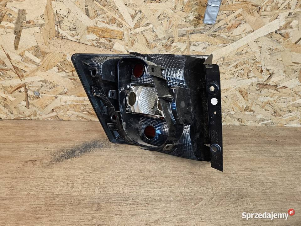 SKODA FABIA 3 III KOMBI LAMPA PRAWA TYŁ TYLNA osobowe Międzychód