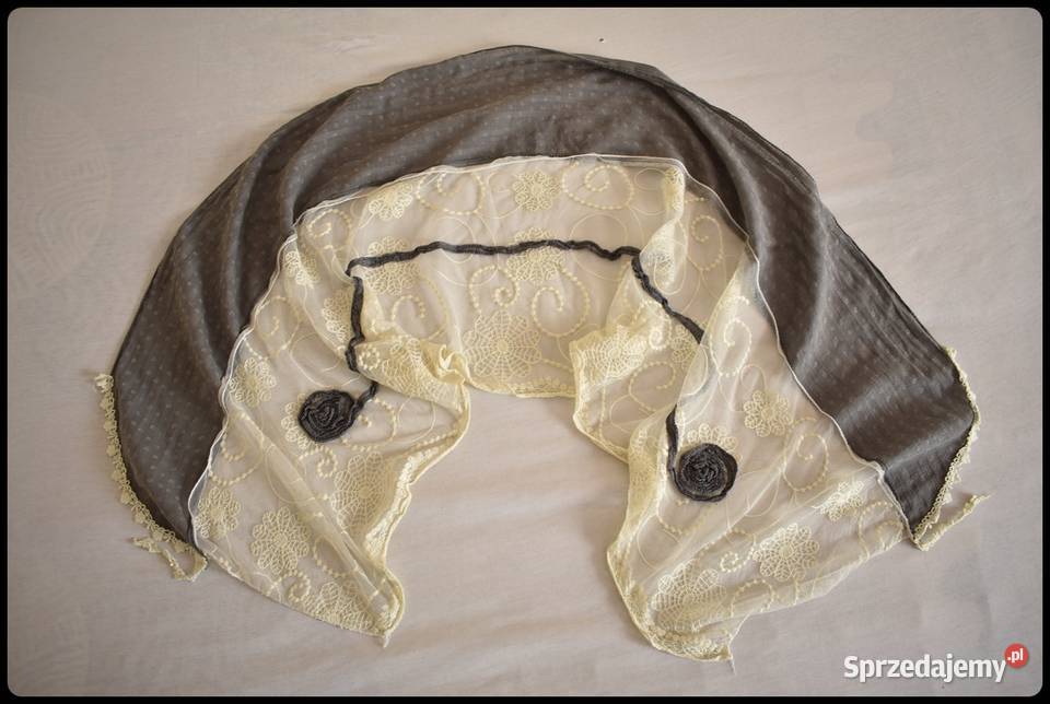 Piękna chusta szal z koronką nietypowa mazowieckie Płock