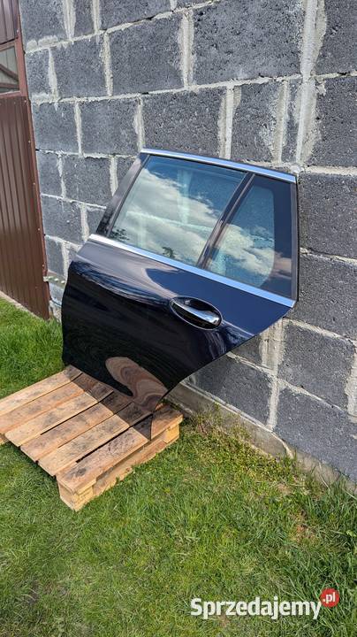 Mercedes w205 lewe tylne drzwi 890 Rok produkcji 2019 Sieradz