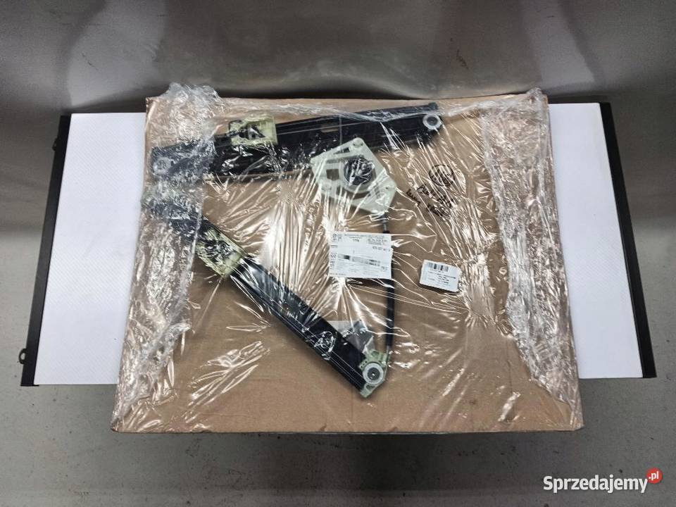 PODNOŚNIK SZYBY LEWY PRZÓD AUDI A1 82G837461 osobowe