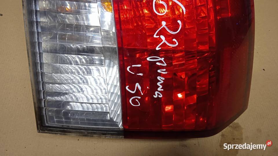 VOLVO V50 II FL KOMBI LAMPA TYŁ PRAWA osobowe Zbierkowo sprzedam