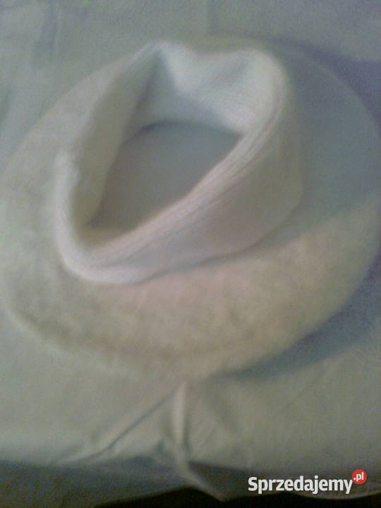Beret biały nowy z paskiem z angory Poznań