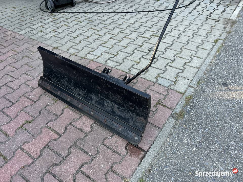 Plug do traktorka kosiarki