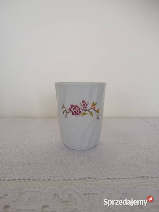 Nieużywane 6 kubków z kwiatami Chodzież PRL