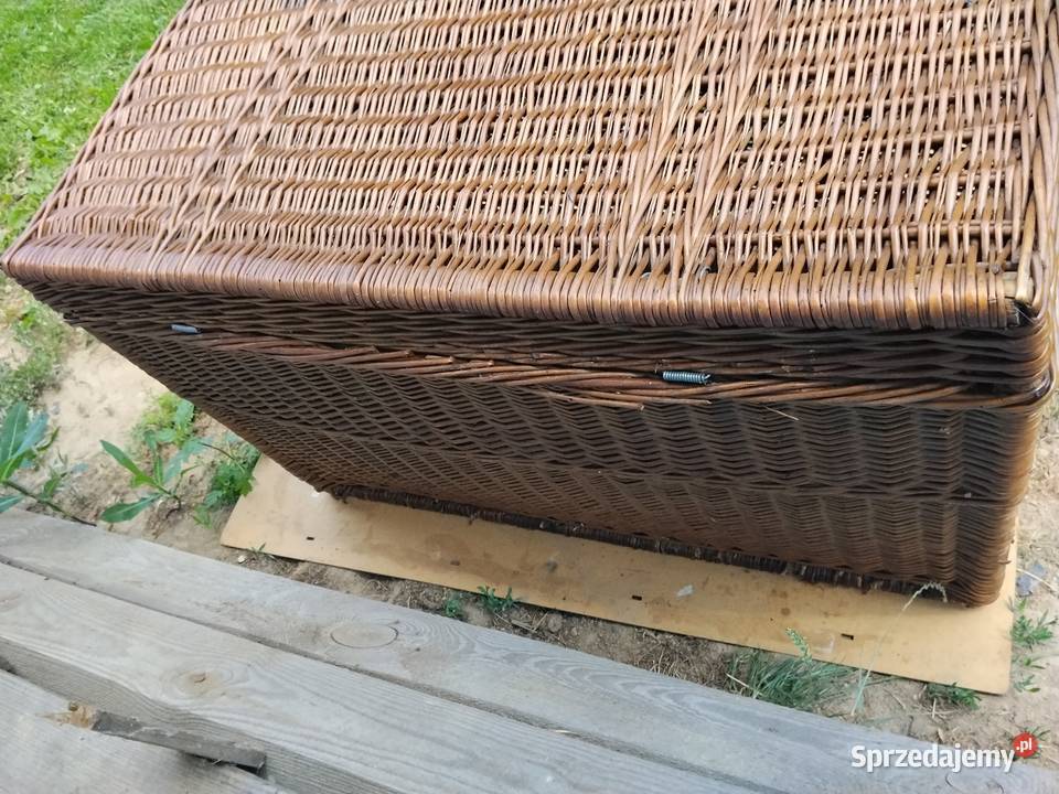 Stary ręcznie pleciony kufer wiklinowy sprzedam