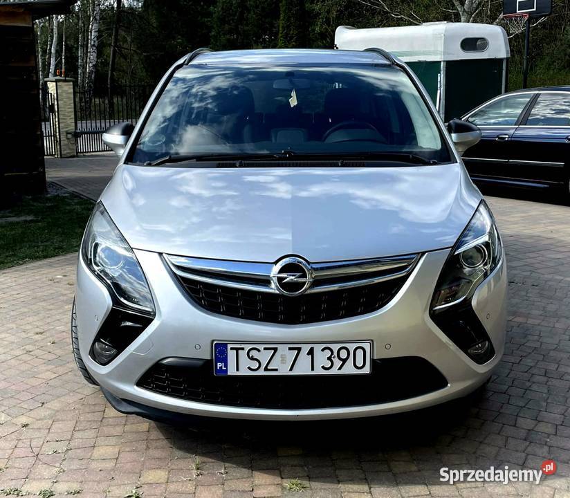 Opel Zafira Tourer 2016 14 Turbo 7os 2 letni Gaz Zafira Staszów sprzedam