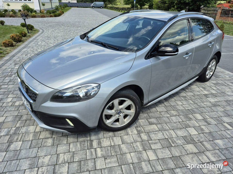 Volvo V40 16 115 CROSS CANTRY navi chromy II nieuszkodzony