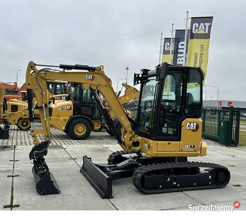 FABRYCZNIE NOWA MINIKOPARKA CATERPILLAR 3027 CR Tuliszków