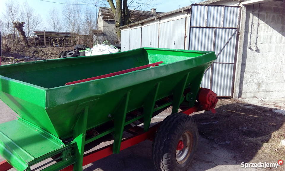 Rozsiewacz wapna RCW Piast Lubień Kujawski