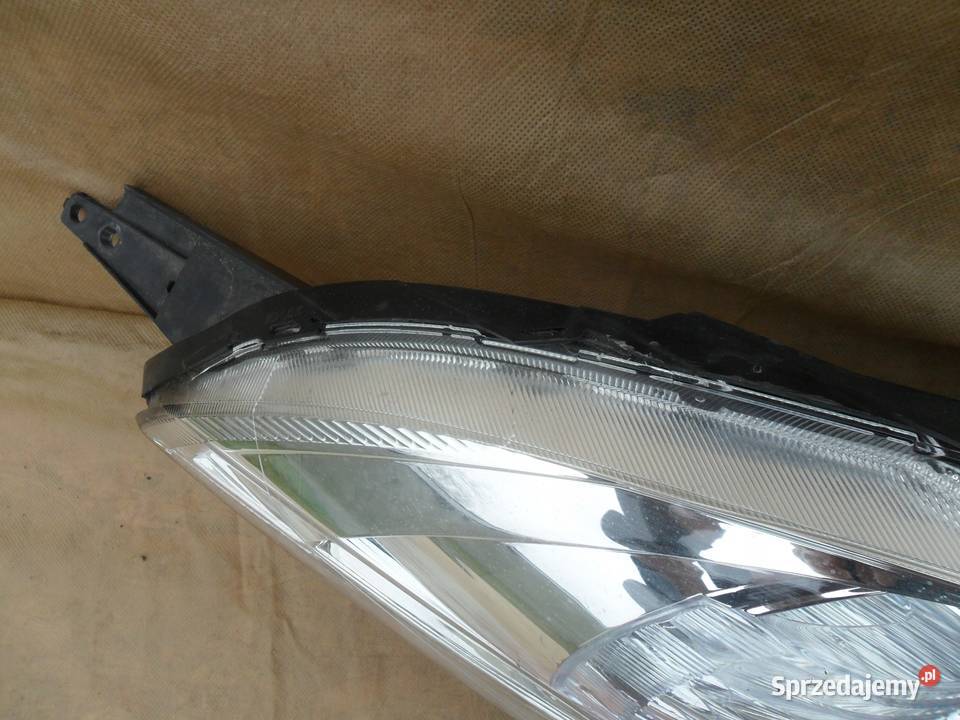 LAMPA PRAWY PRZÓD REFLEKTOR EU SUZUKI SWIFT V 5 osobowe Nowy Tomyśl