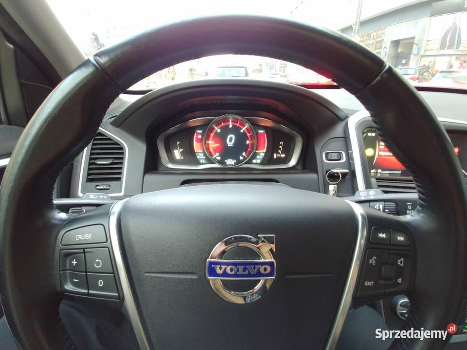 VOLVO XC60 D5 215 BiTurbo Automat AWD Salon Warszawa