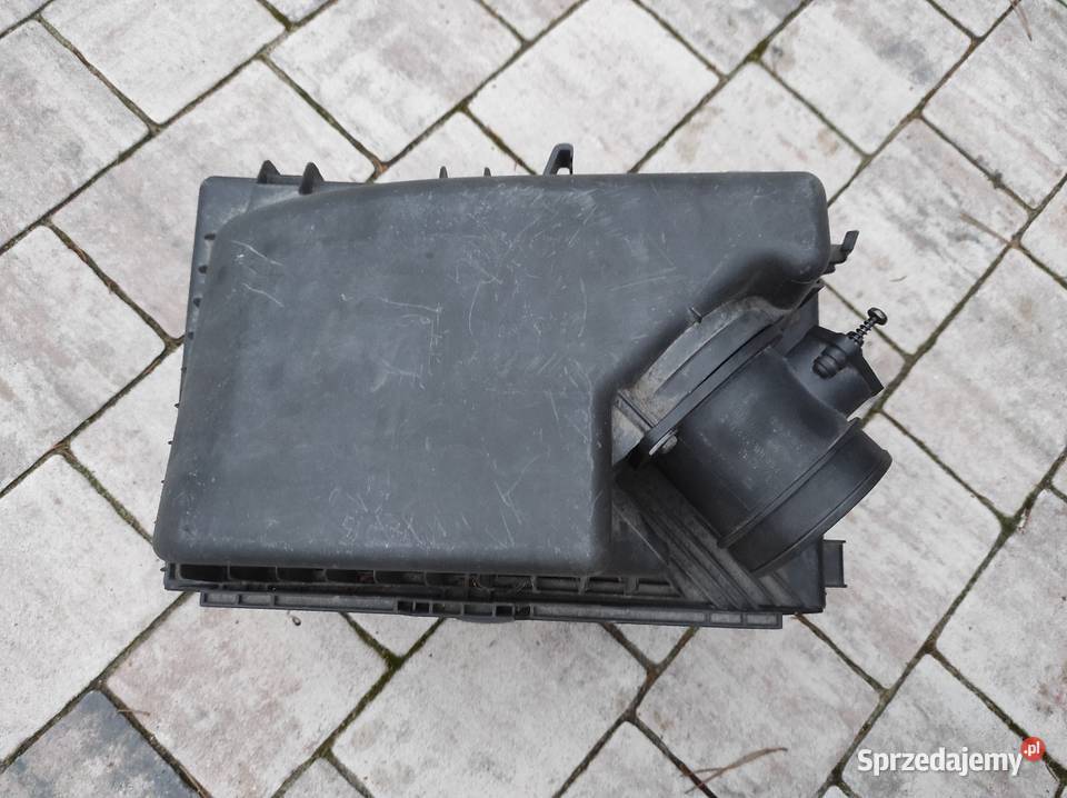 Obudowa filtra powietrza Volvo 25T 8649673 XC70 Części samochodowe Słupca sprzedam