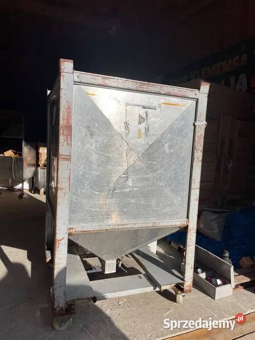 Silos kosz zasypowy zbiornik Podskarbice Szlacheckie