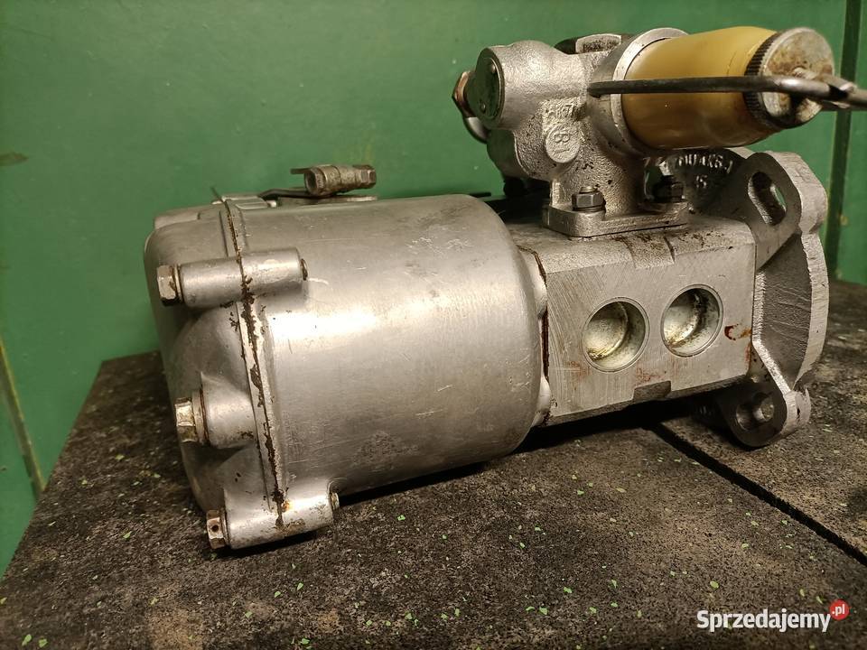 Pompa wtryskowa oryginalna Ursus c330 mielec Cegielnia