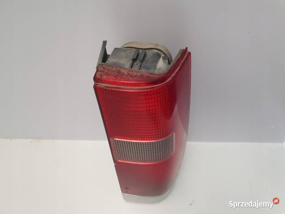 LAMPA PRAWA Volvo V70 I XC70 9600r TYLNA prawy Rudka