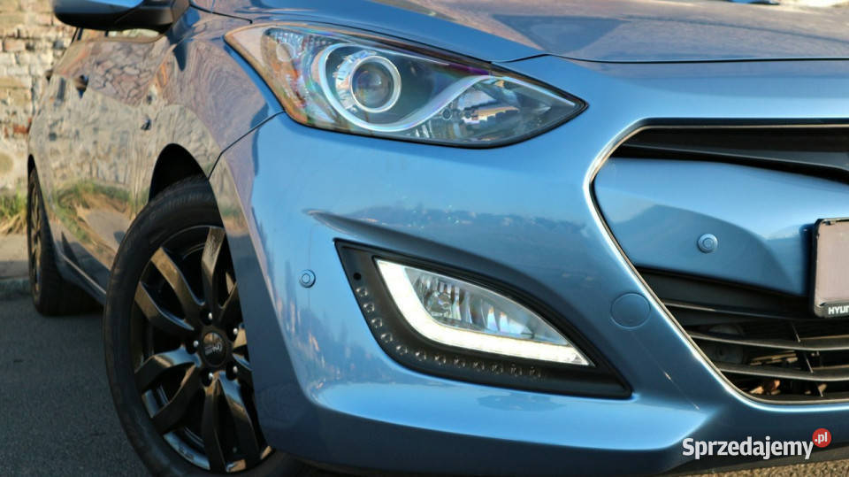 Hyundai i30 Niski PrzebiegLampy LEDNowe światła przeciwmgielne i30 Bytom sprzedam