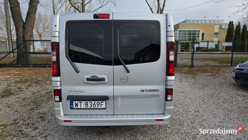Opel Vivaro 16 CDTI140 8osób Long Skrzydła sprzedam