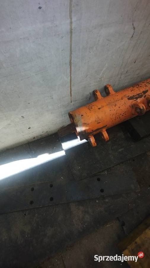 Wał roboczy do kosiarki bijakowej ramieniowej