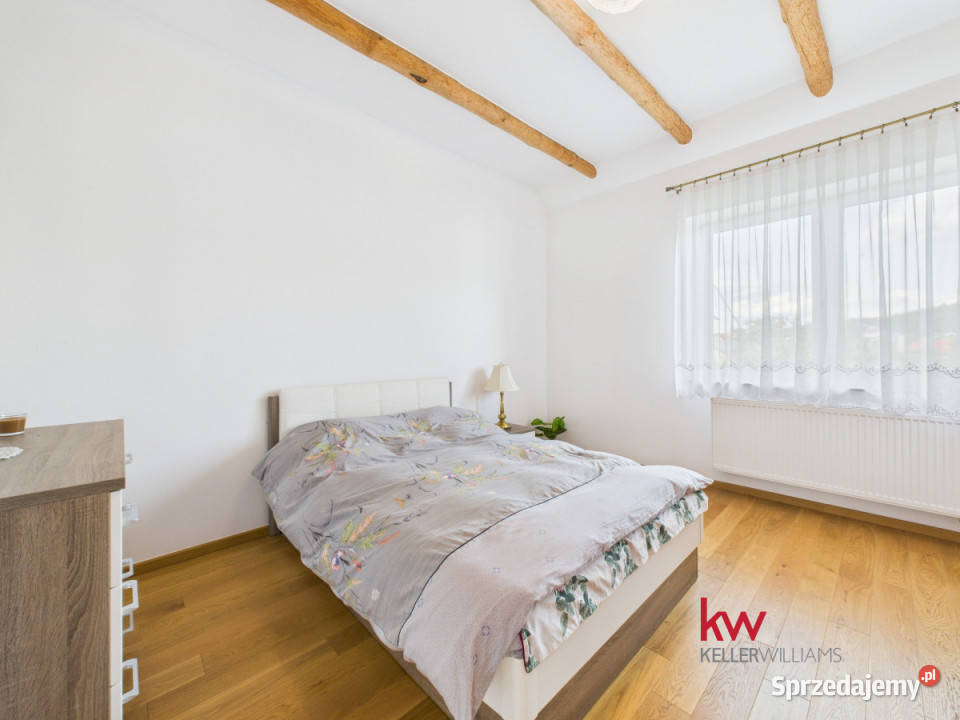 Dom wolnostojący Kamion 246m2 dachówka