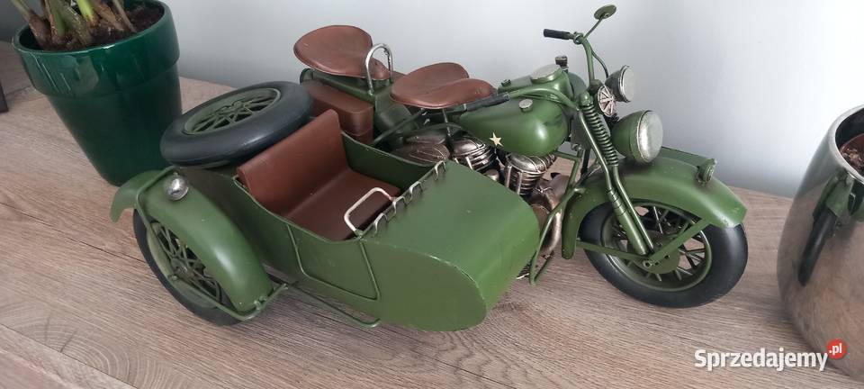 Duży Harley Davidson z Koszem Wojskowy