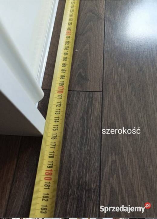 Zestaw mebli szafakomodapolki Trześń