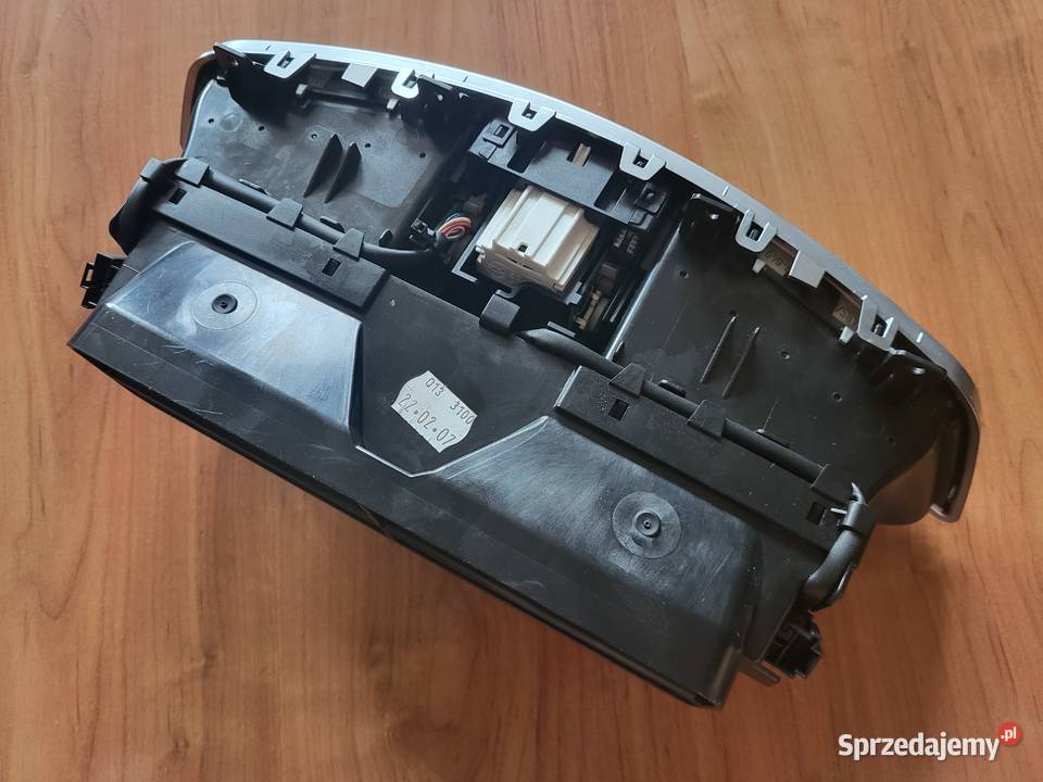 KRATKA NAWIEWU ŚRODKOWA ZEGAREK MERCEDES SKLASA Poznań sprzedam