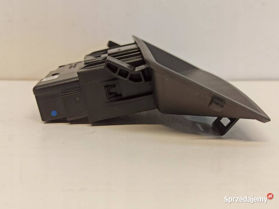SEAT LEON III GNIAZDO ŁADOWARKI USB 5Q0035726L dolnośląskie sprzedam