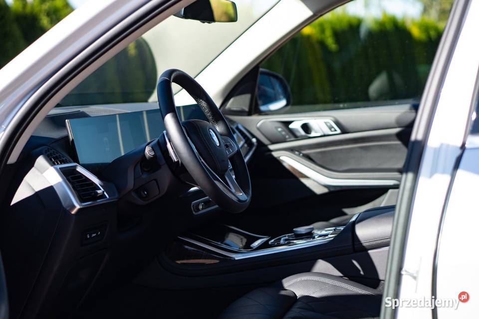 BMW X7 G07 30 2024r XDrive 4x4 40i 381 Zamiana Rok produkcji 2024 Zarszyn