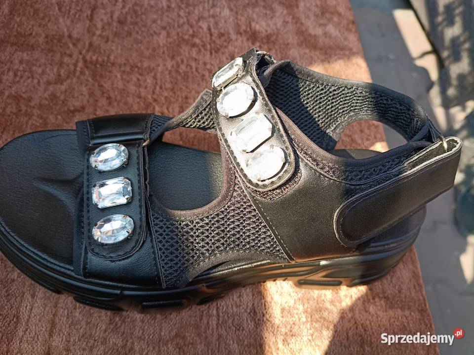 Buty klapki sandały nowe z dużymi cekinami świętokrzyskie sprzedam