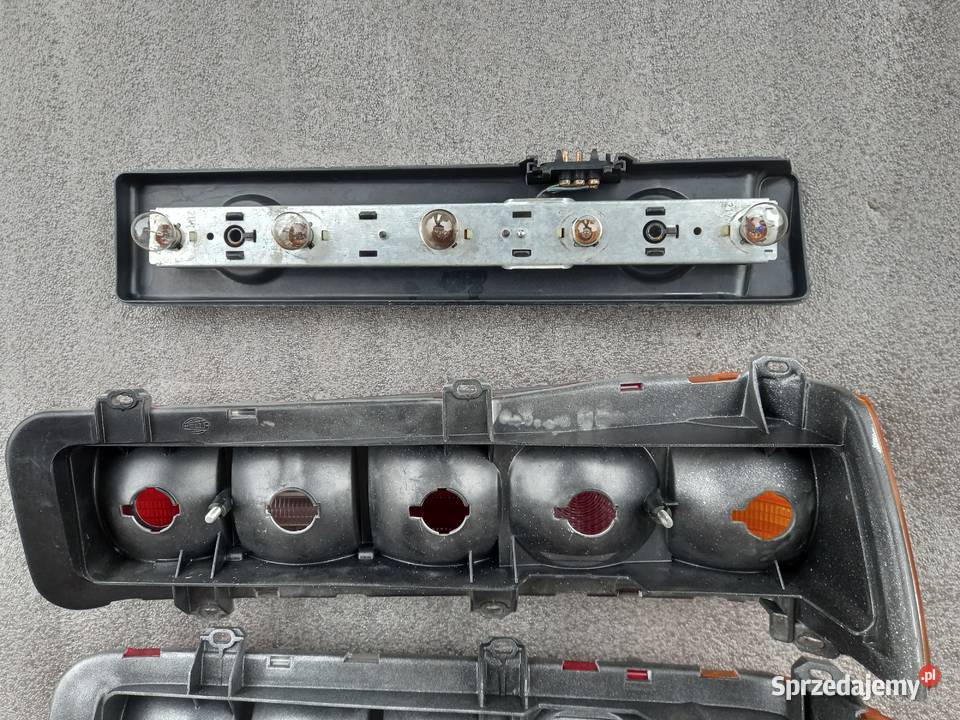 Mercedes W 123 Tylna lampa lewa prawa Bukownica
