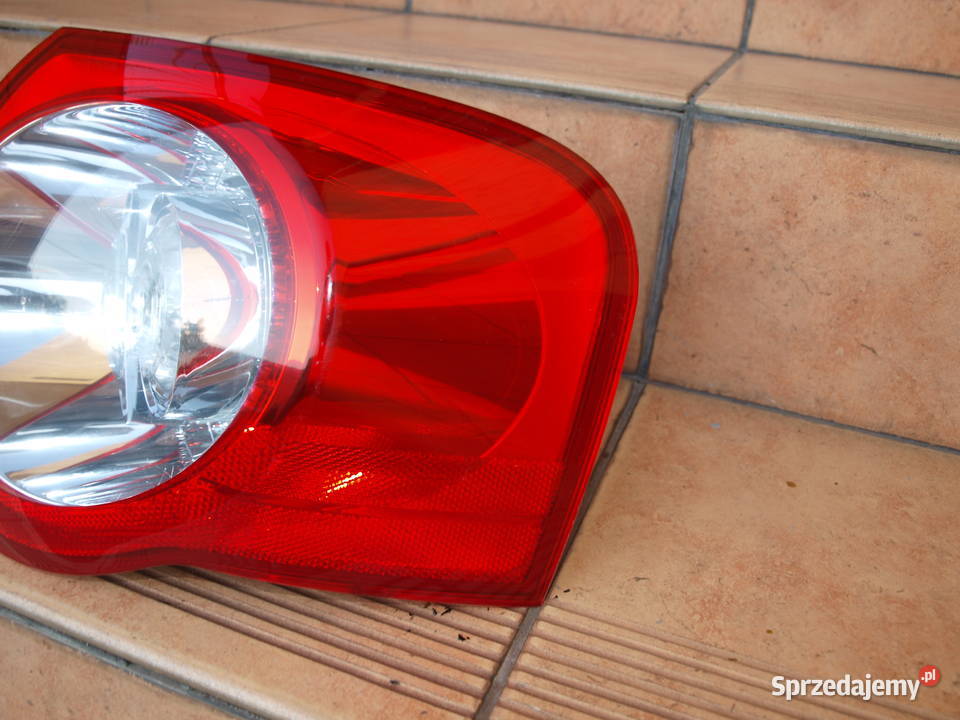 VW Passat B6 Kombi lampa prawa tył Led 2005