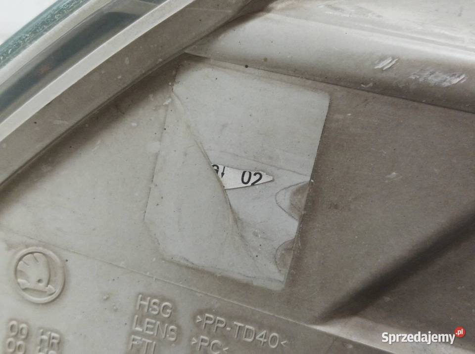 LAMPA PRZÓD PRAWA EU PRZED LIFT Skoda Octavia II osobowe