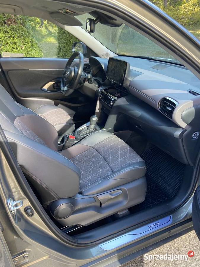 Toyota Yaris Cross 44 Executive Hubryda 2022r 1