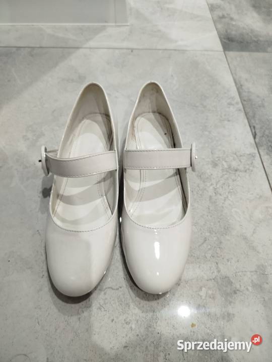 Alba komunijna Łasin