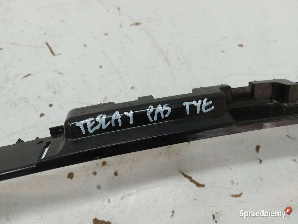 TESLA MODEL Y 2024r ŚLIZG ZDERZAKA TYŁ sprzedam