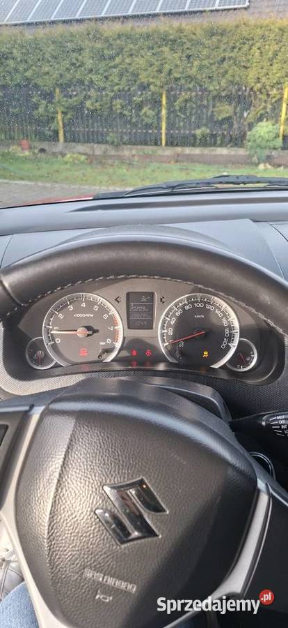 Suzuki Swifr 2012 12BG lekko uszkodzony świętokrzyskie sprzedam