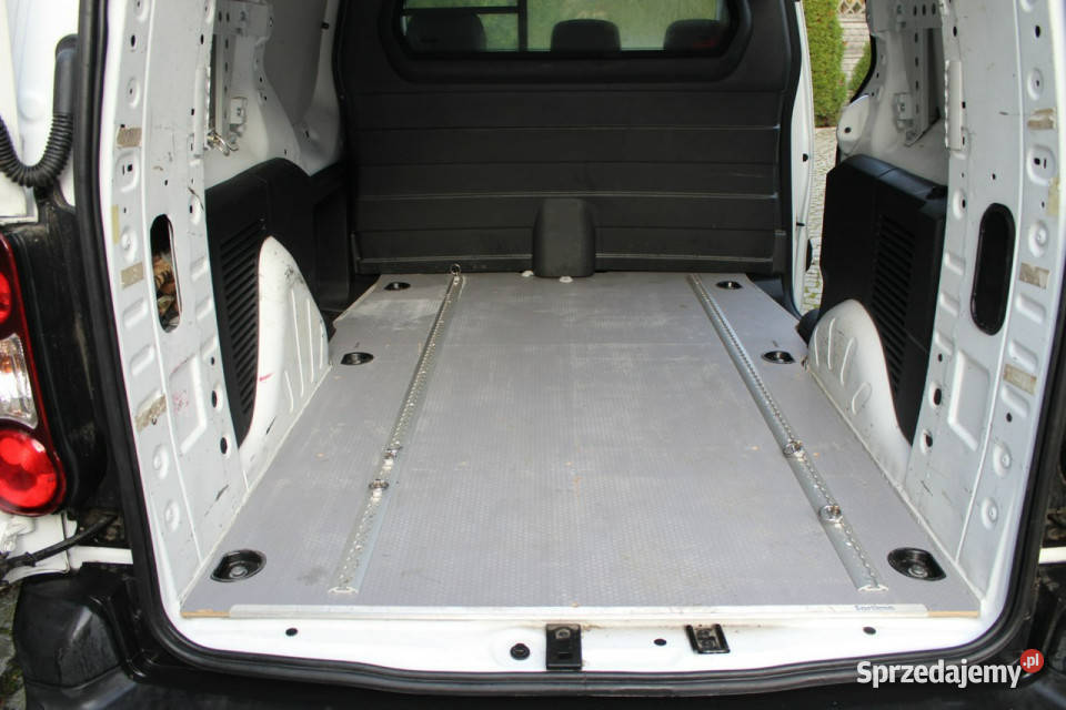 Peugeot Partner HDI Grip Control Long Zadbany Lubań