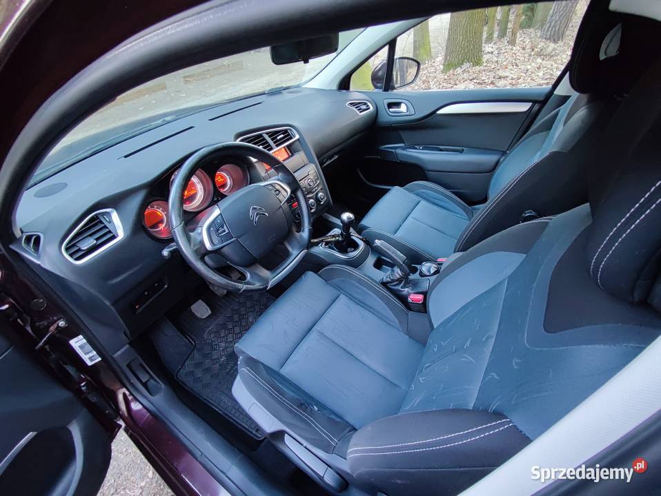 Komfortowy kompakt CITROEN C4 II 2010 w wersji Bojszowy