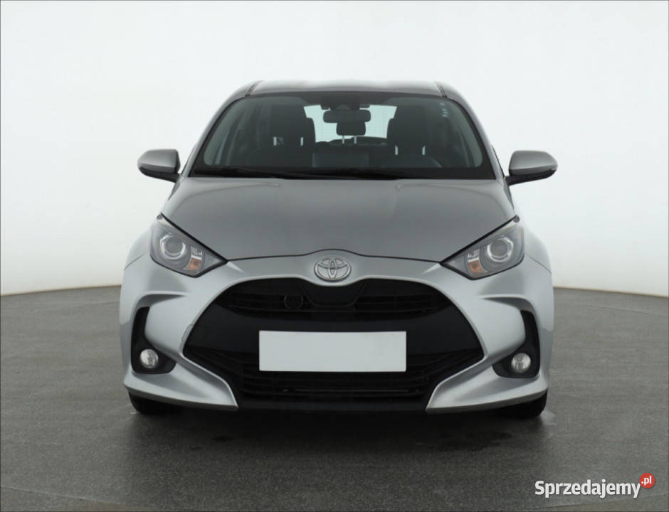 Toyota Yaris 15 VVTi Rok produkcji 2023 Piaseczno