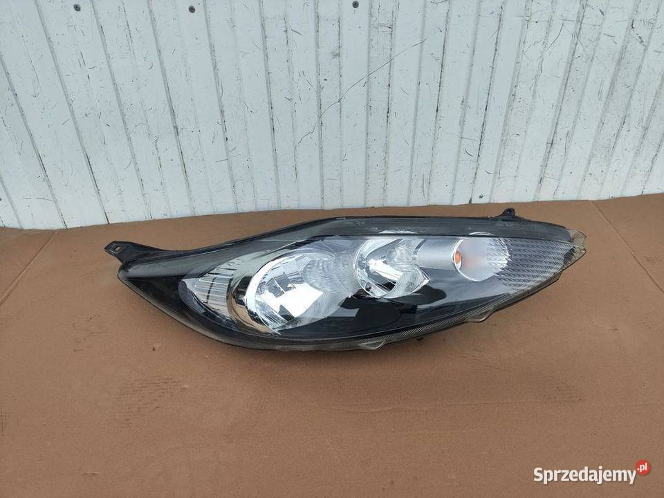 FORD FIESTA MK7 0812 CIEMNA LAMPA PRAWA PRZÓD