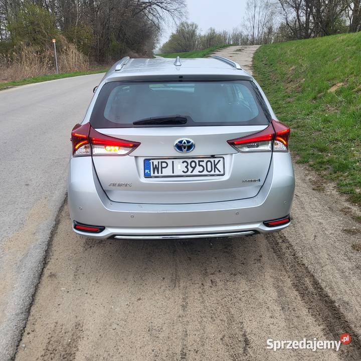 Toyota Auris Touring Sports 18 Hybrid nieuszkodzony