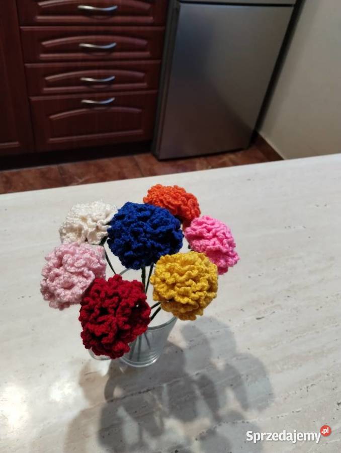 Szydełkowy bukiecik z goździków Kompozycje kwiatowe Nieżywięć
