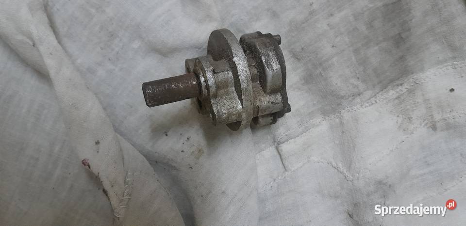 Ural M62 pompa oleju rusek boxer Grudziądz