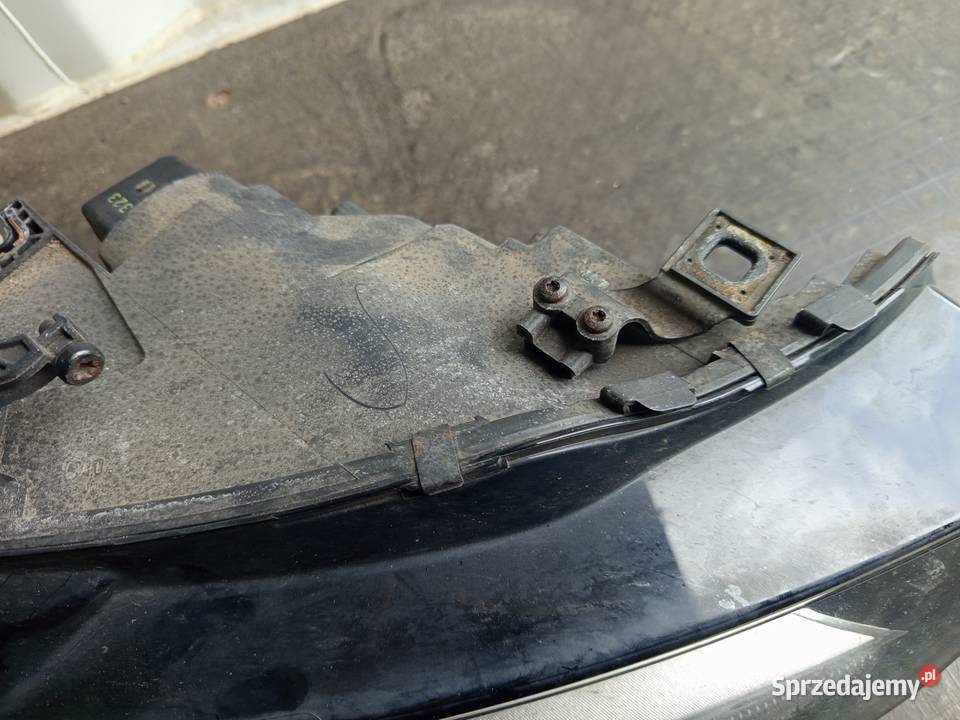Reflektor prawy AUDI A4 8K orginalny